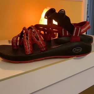 Women's Chacos Size 9